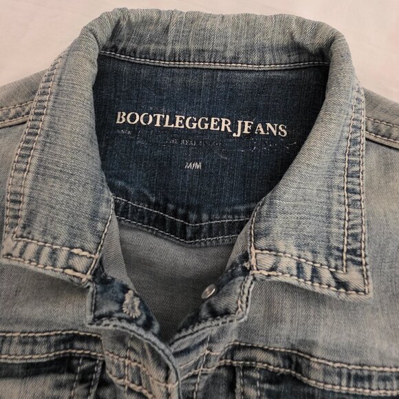Women's Bootlegger Jeans Jacket, size Medium. - Picture 5 of 8